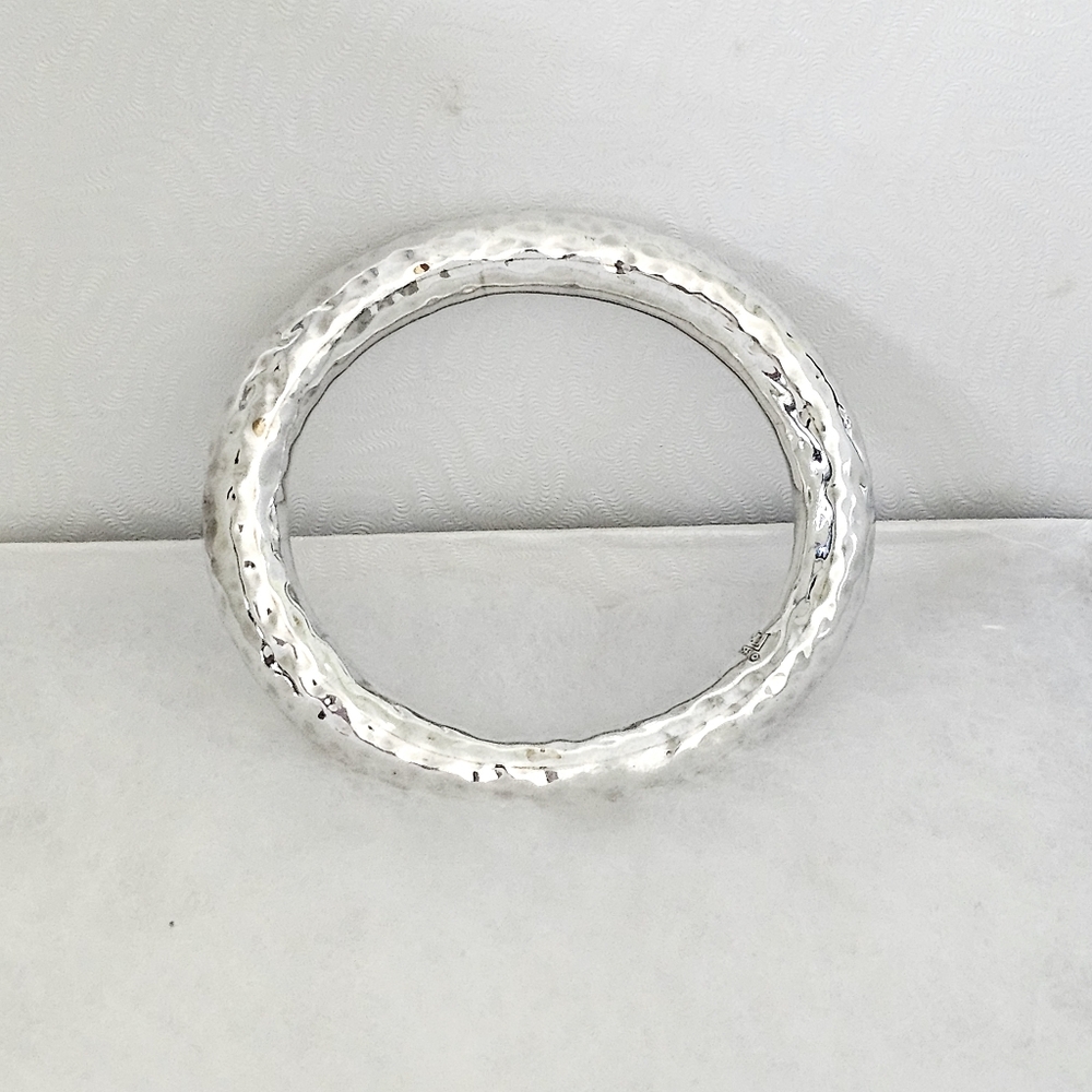 Silpada Sterling Silver Oval Hammered Chunky Bangle B1117